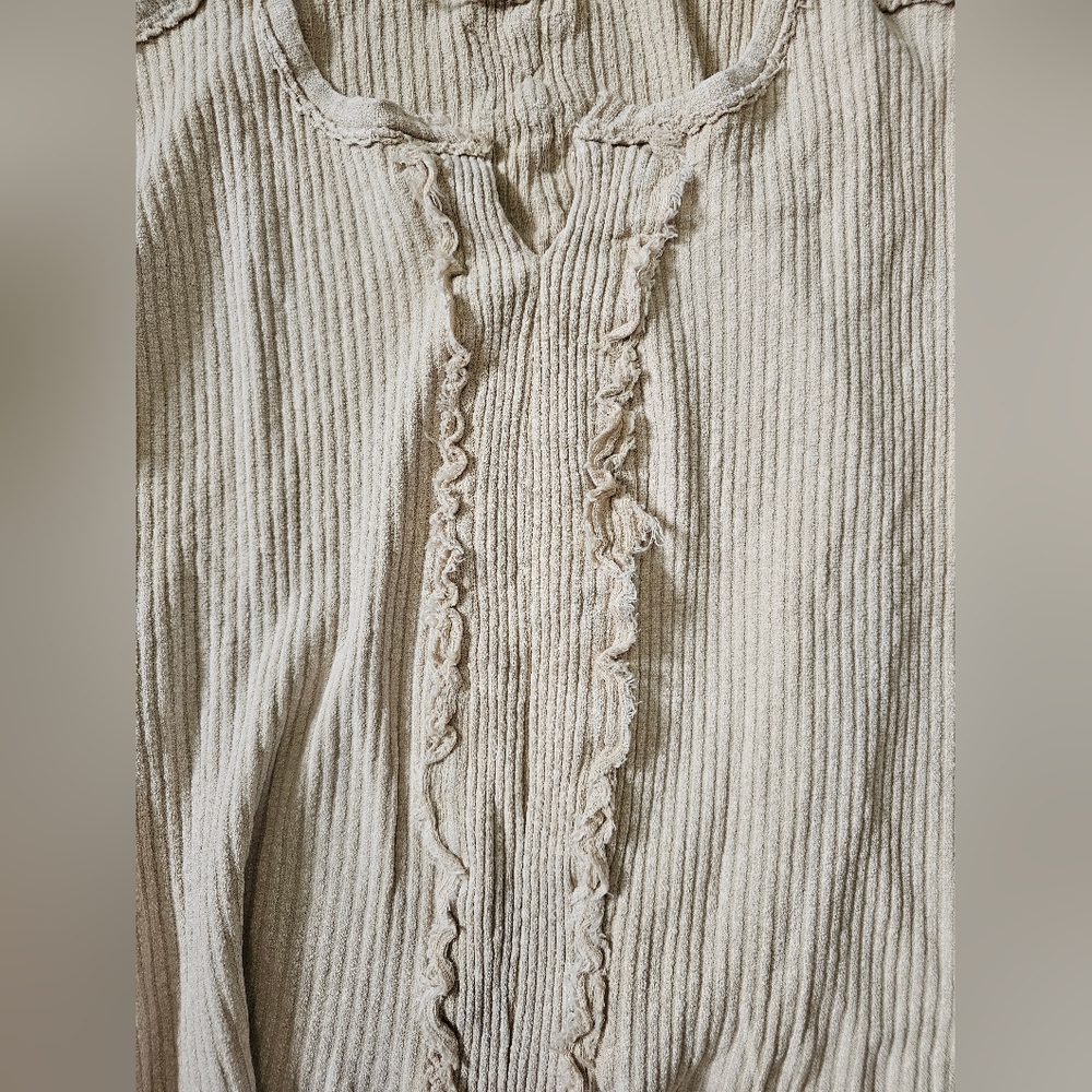 Easel Oversized Ribbed Ruffle Top – Size Small (NWT) - Picture 3 of 6